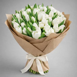 Нежное облако - букет из белых тюльпанов